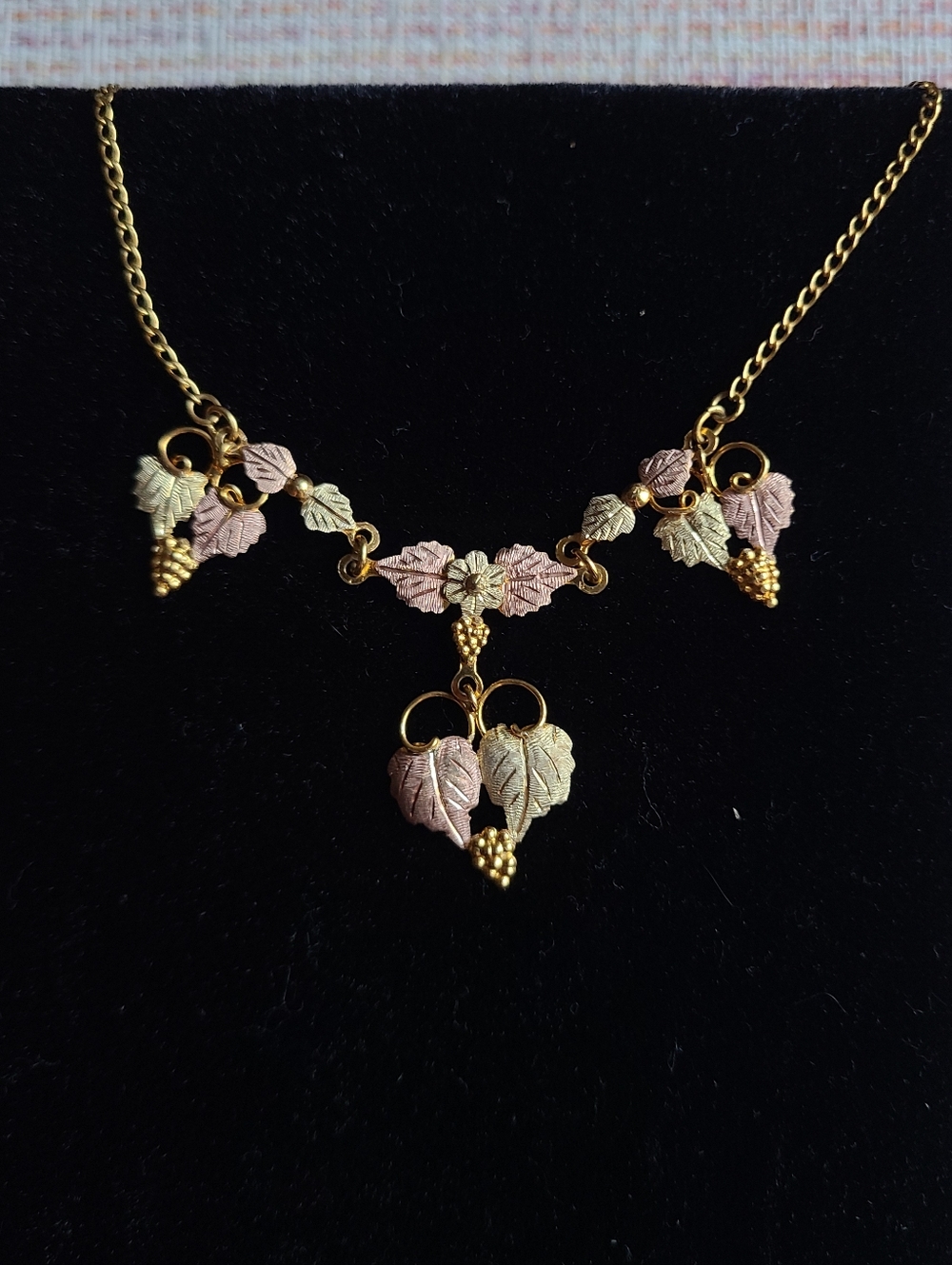 Tricolor Grape Leaf 17" Necklace - Black Hills Gold 10-12k